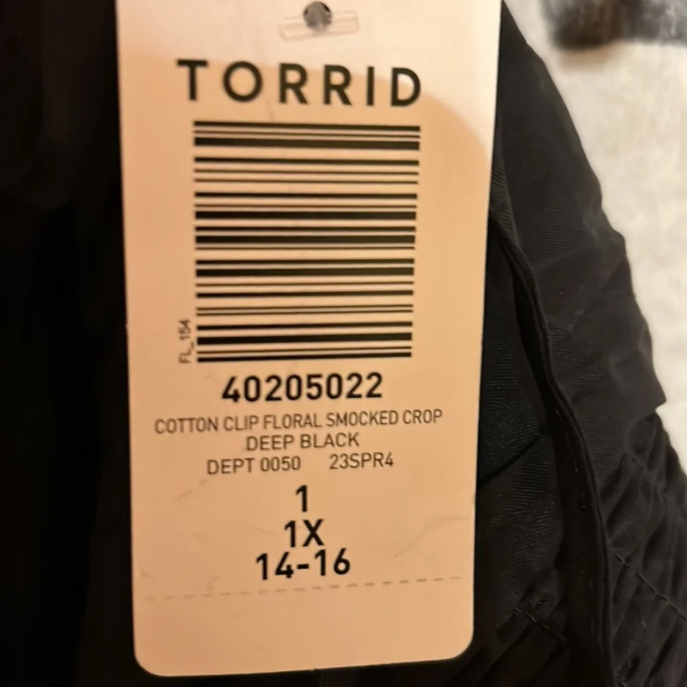 NWT!! Cotton Clip Floral Smocked Crop Top from Torrid, Cute Decorative Designs - Picture 7 of 7